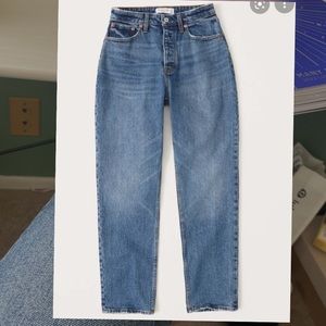 Abercrombie and fitch curvy love dad jeans medium wash size 26 (2r)